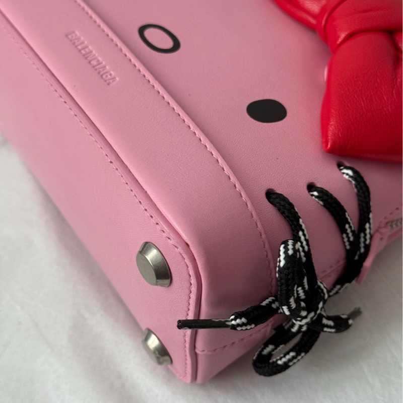 BALENCIAGA 巴黎世家 Hello Kitty聯名合作限量 巴黎世家三麗鷗聯名 粉紅色蝴蝶結貝殼包斜挎包-14