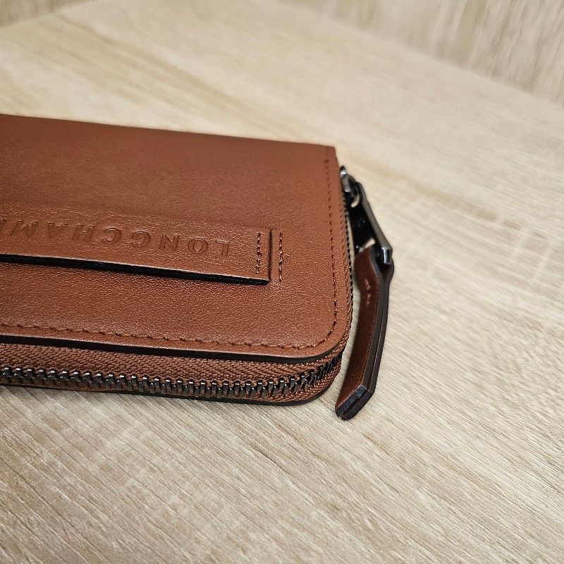LongChamp 棕色牛皮烏金釦拉鏈零錢包-2