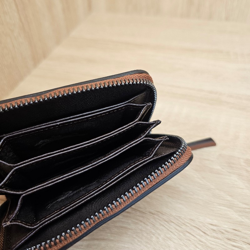 LongChamp 棕色牛皮烏金釦拉鏈零錢包-10