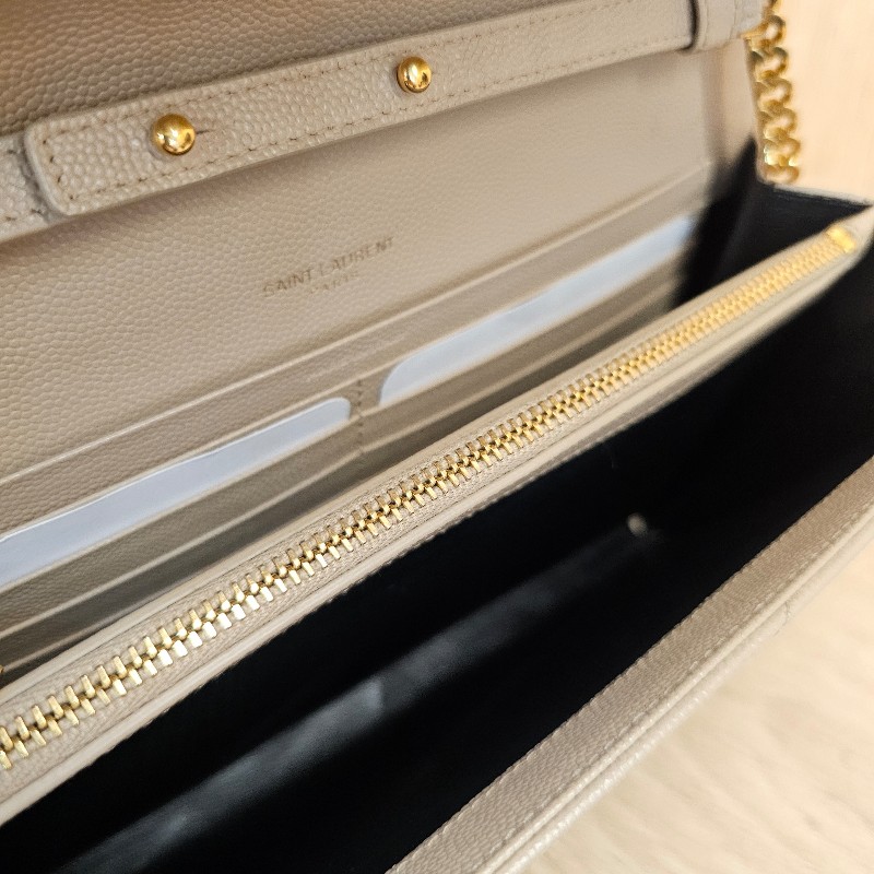 [好價甜出❣️]YSL奶茶色荔枝皮金釦信封WOC斜背鏈包-13