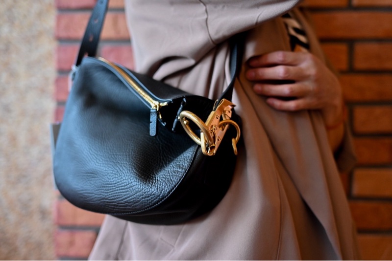 Burberry 經典款馬頭包-1