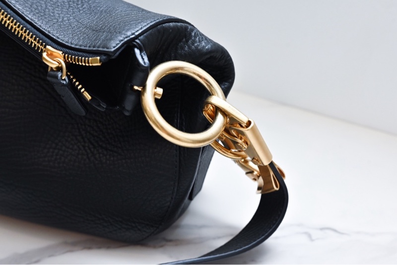 Burberry 經典款馬頭包-8