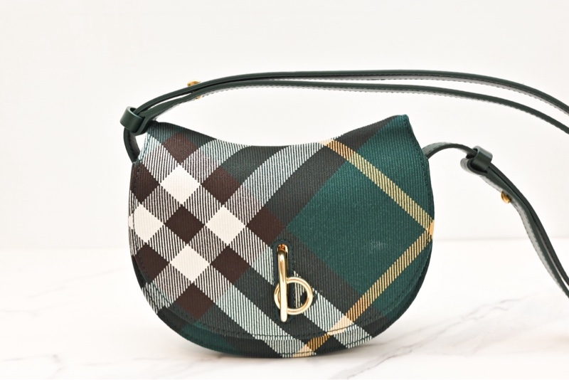 Burberry 經典款肩背包-5
