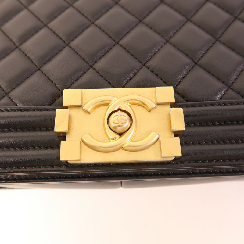 CHANEL 羊皮皮革Boy 25金扣鏈帶肩背袋-10