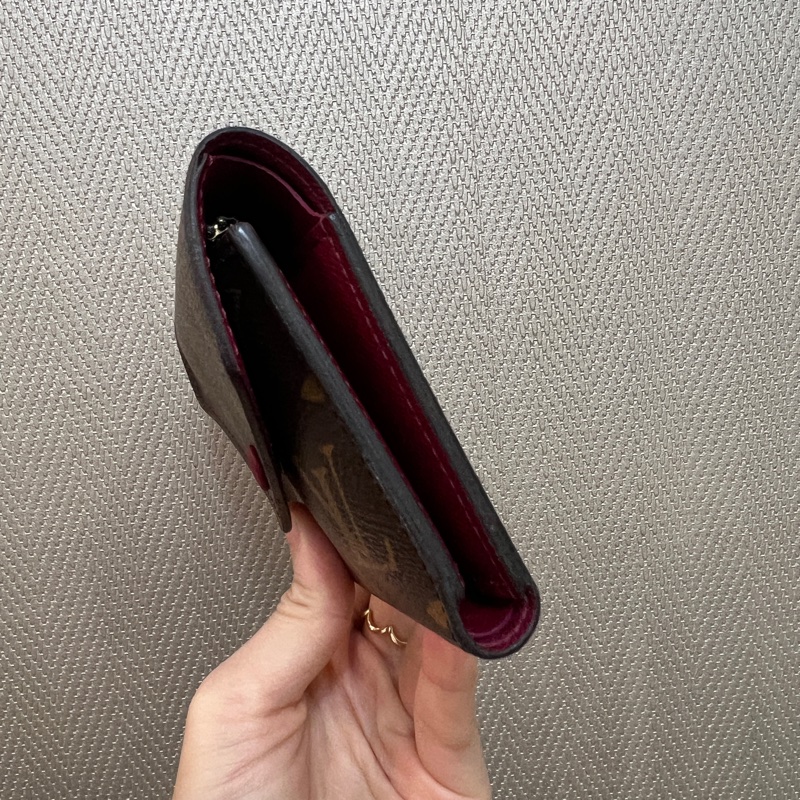 LV 原花紫紅皮釦Victorine 6卡三折短夾M41938-2