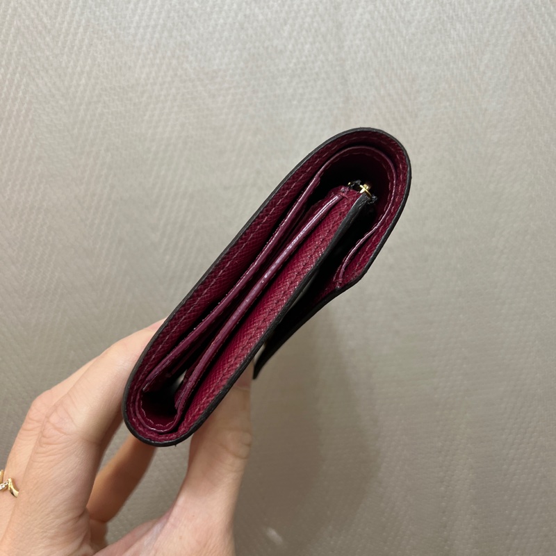 LV 原花紫紅皮釦Victorine 6卡三折短夾M41938-3