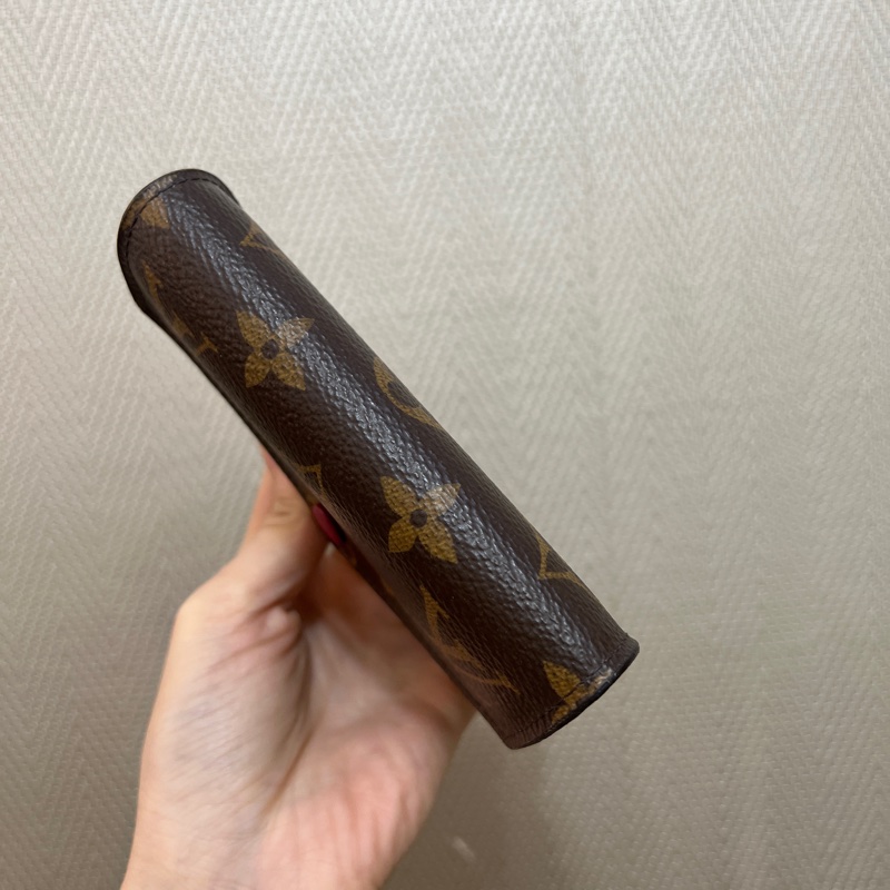 LV 原花紫紅皮釦Victorine 6卡三折短夾M41938-4