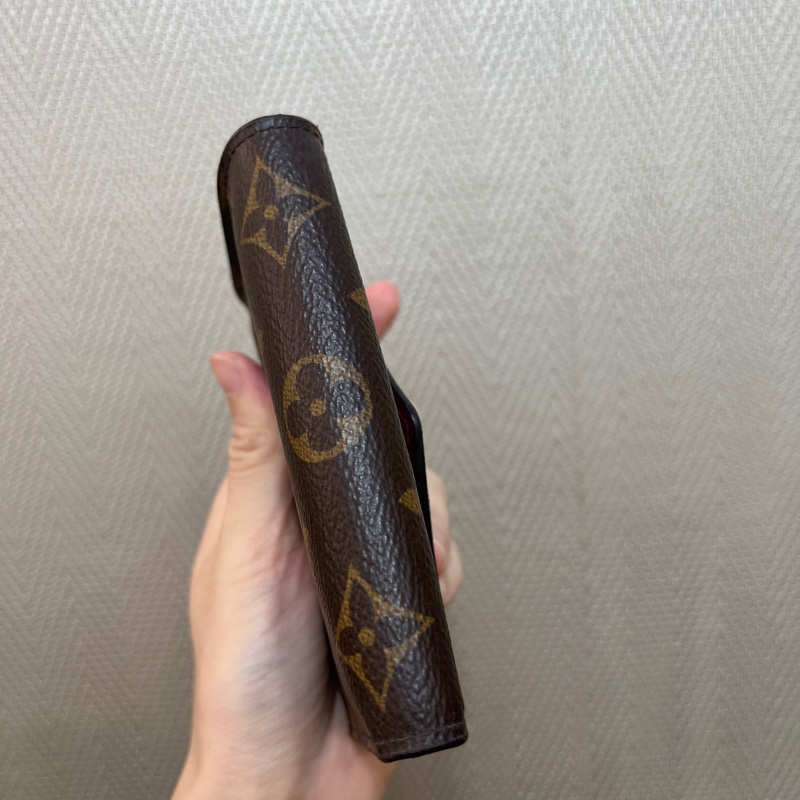 LV 原花紫紅皮釦Victorine 6卡三折短夾M41938-6