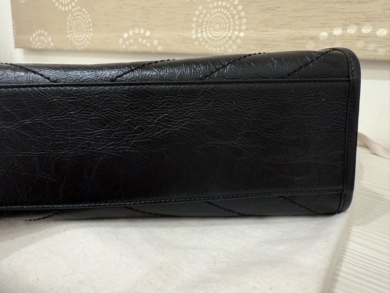 近全新 YSL shopping bag，2025/6 台灣專櫃購入-11