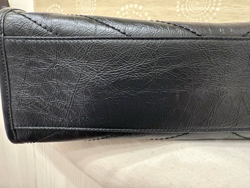 近全新 YSL shopping bag，2025/6 台灣專櫃購入-12