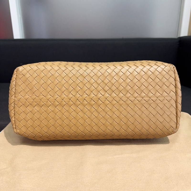 BV/葆蝶家雙橋奶茶色編織手提腋下tote包 肩背包-4