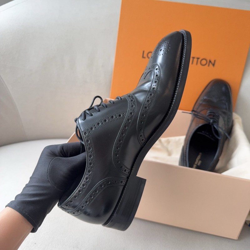 LV/路易威登雕花男士黑色皮鞋41.5碼-1