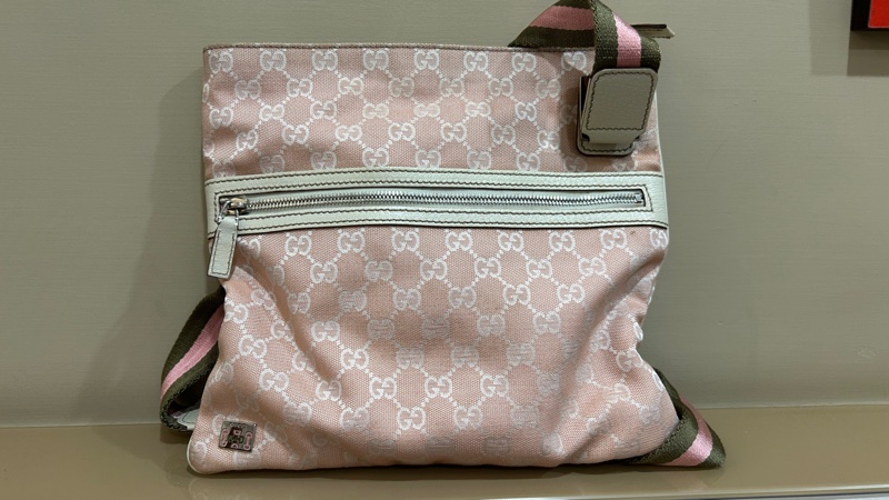 Gucci 限定款斜背包-0