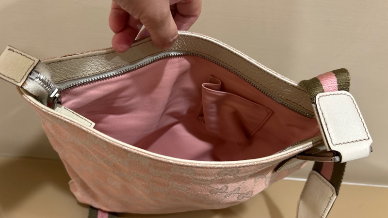 Gucci 限定款斜背包-4