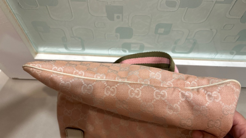 Gucci 限定款斜背包-10