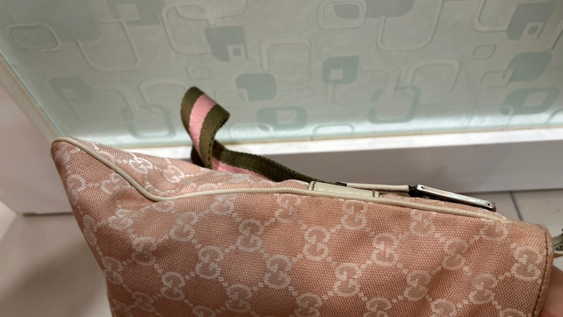 Gucci 限定款斜背包-15