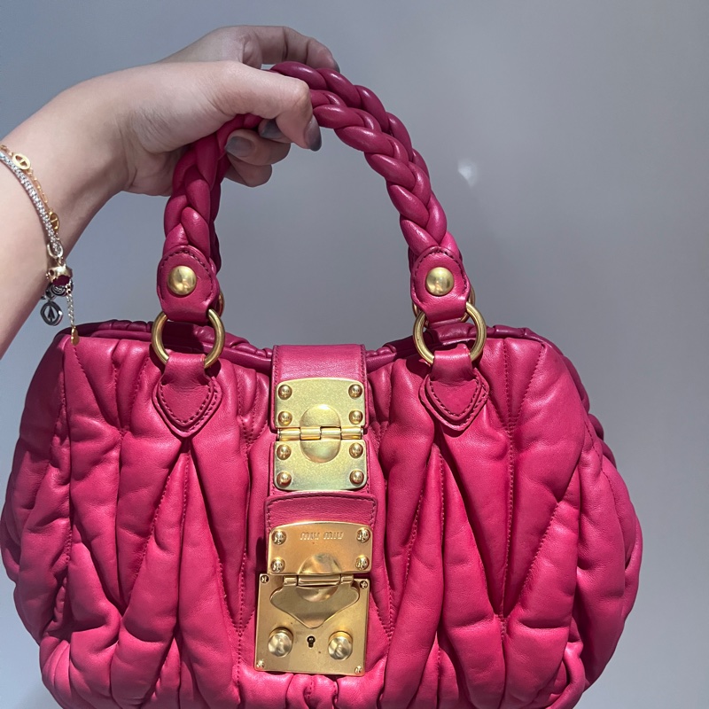 miumiu羊皮可芙包-1