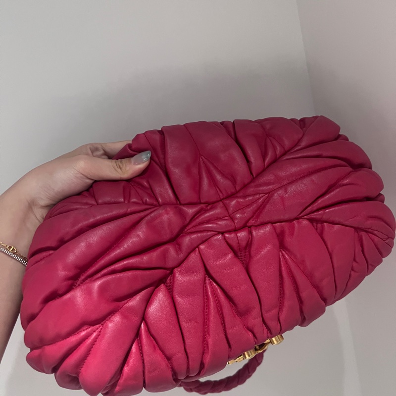 miumiu羊皮可芙包-7