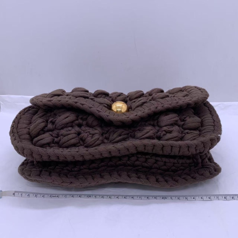 2021春夏新款葆蝶家 bv針織單肩斜挎包巧克力色 斜挎包-2