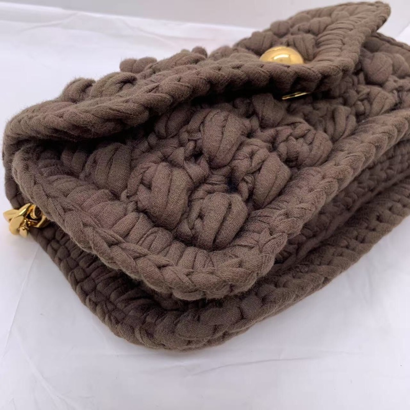 2021春夏新款葆蝶家 bv針織單肩斜挎包巧克力色 斜挎包-8