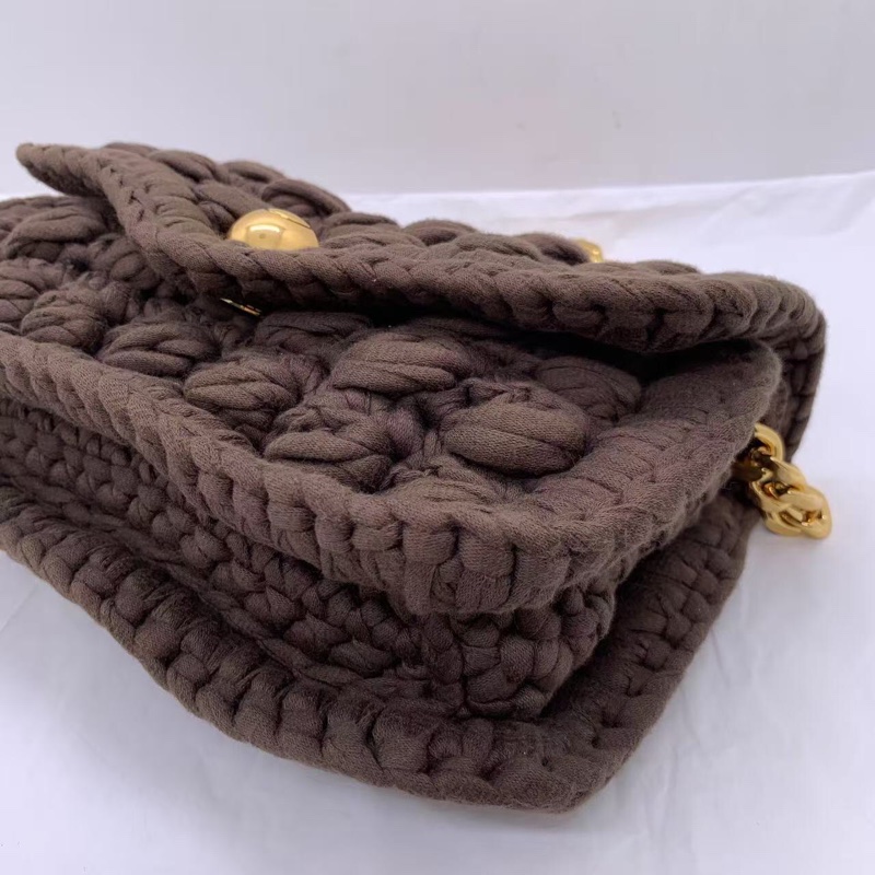 2021春夏新款葆蝶家 bv針織單肩斜挎包巧克力色 斜挎包-9