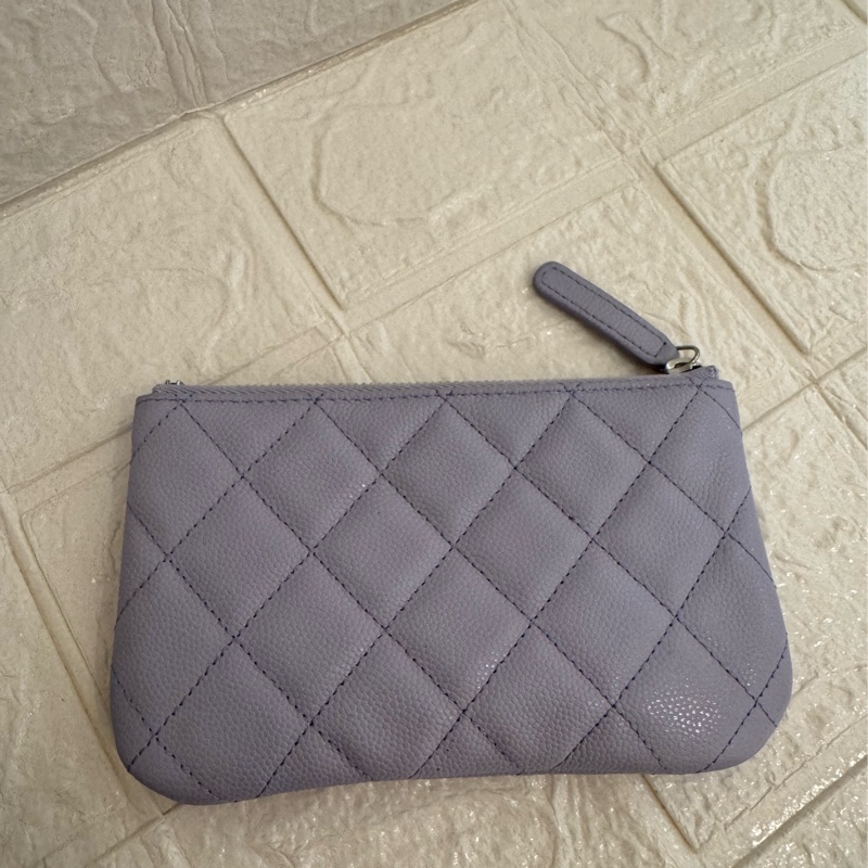 Chanel淡紫色銀雙Cㄧ字零錢包-1