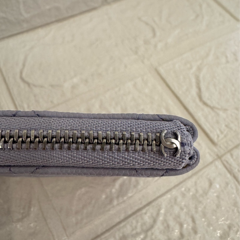 Chanel淡紫色銀雙Cㄧ字零錢包-8