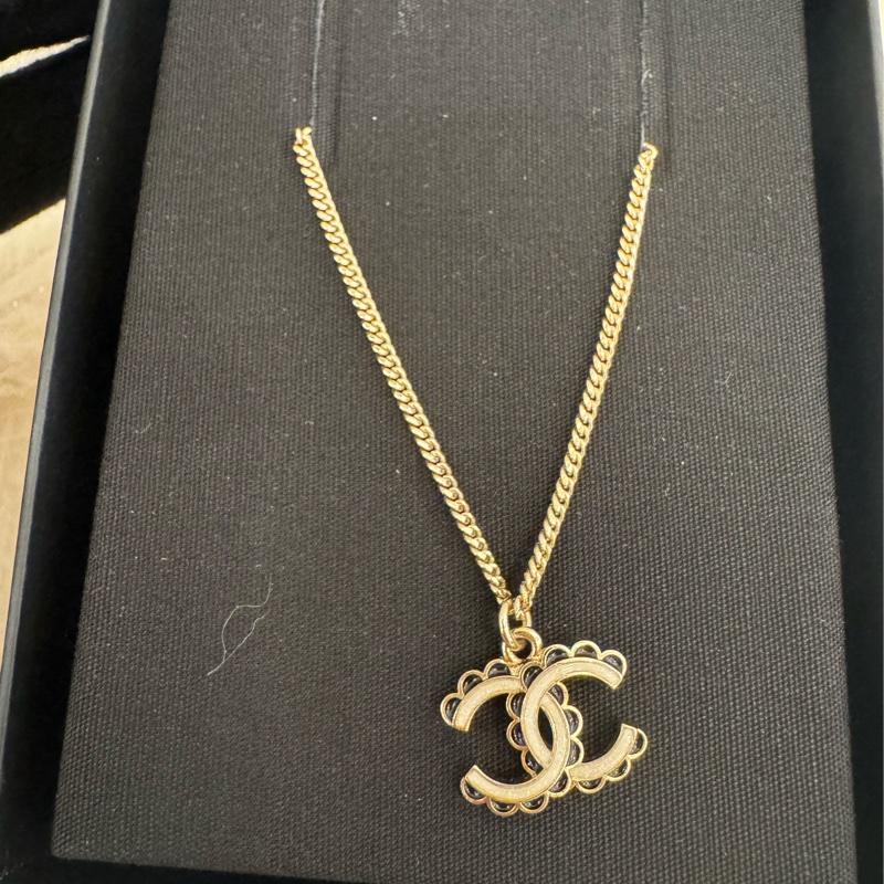 Chanel白色黑邊雙C長項鍊-1