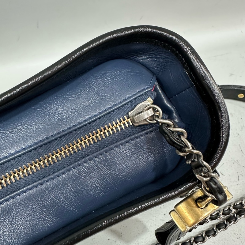 Chanel A91810 黑色拼藍色流浪包 Gabrielle hobo 20cm-26