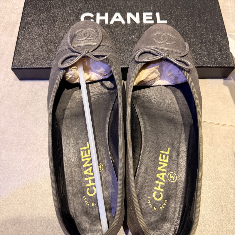 CHANEL 經典雙C logo平底芭蕾女鞋 娃娃鞋 38 灰色-1