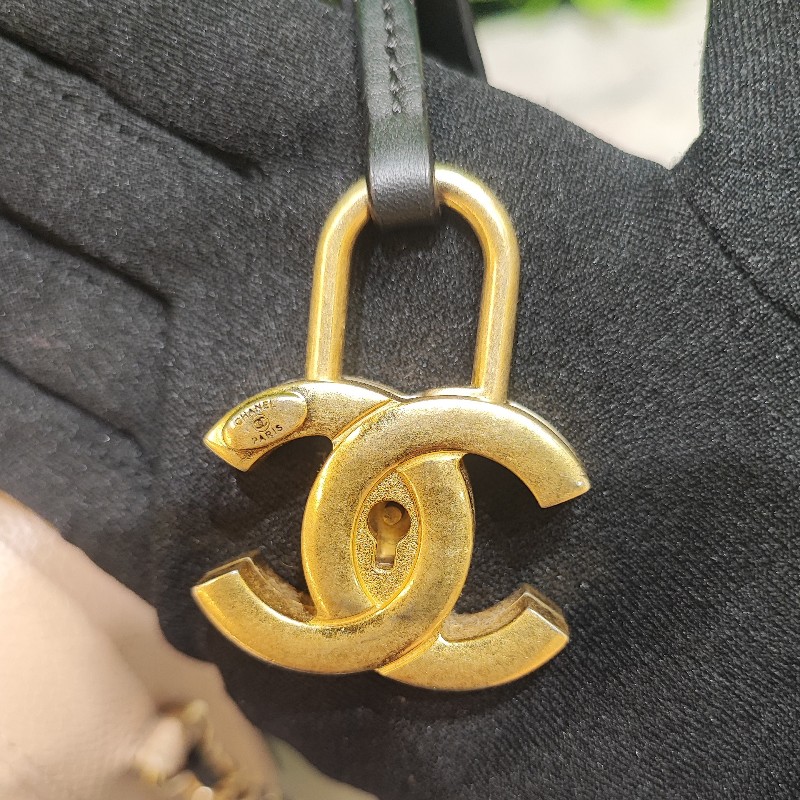 Chanel Vanity Case-21