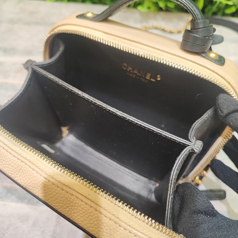 Chanel Vanity Case-23