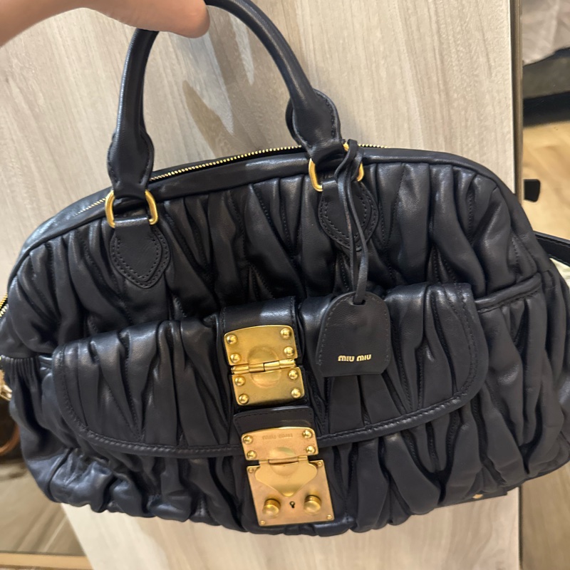 miumiu 皺摺 黑色手提包 托特包 附背帶-4