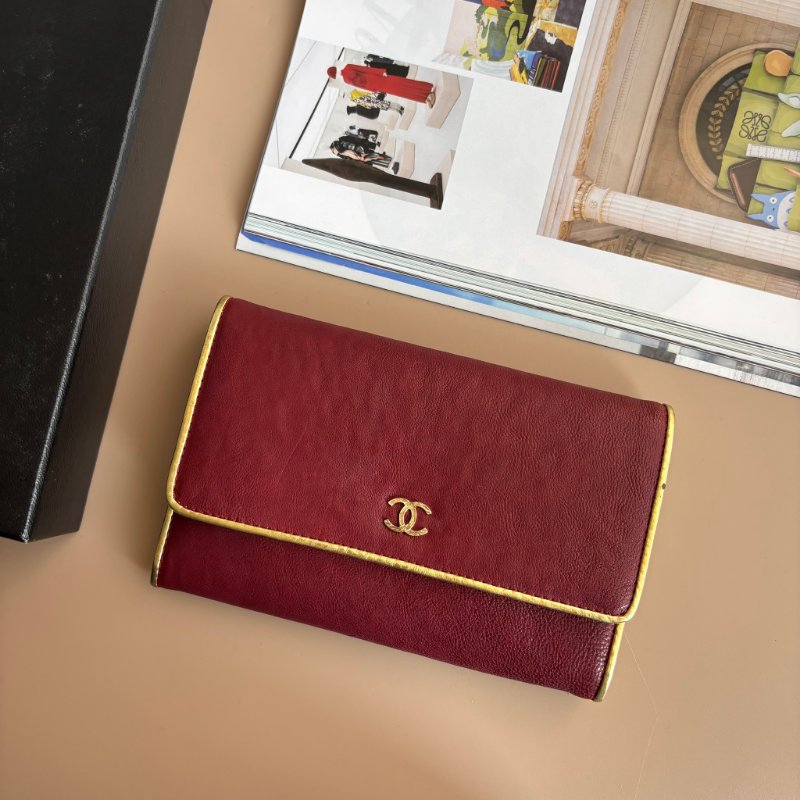 收藏品等級 ::CHANEL:: 香奈兒 勃根地紅搭金邊絕美錢包 短中夾 功能夾-0