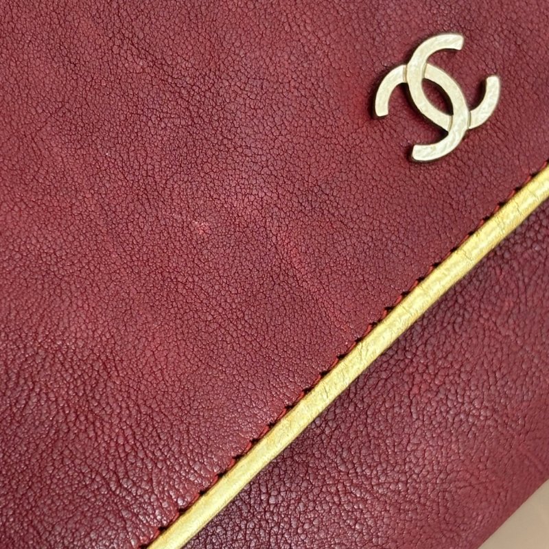 收藏品等級 ::CHANEL:: 香奈兒 勃根地紅搭金邊絕美錢包 短中夾 功能夾-13