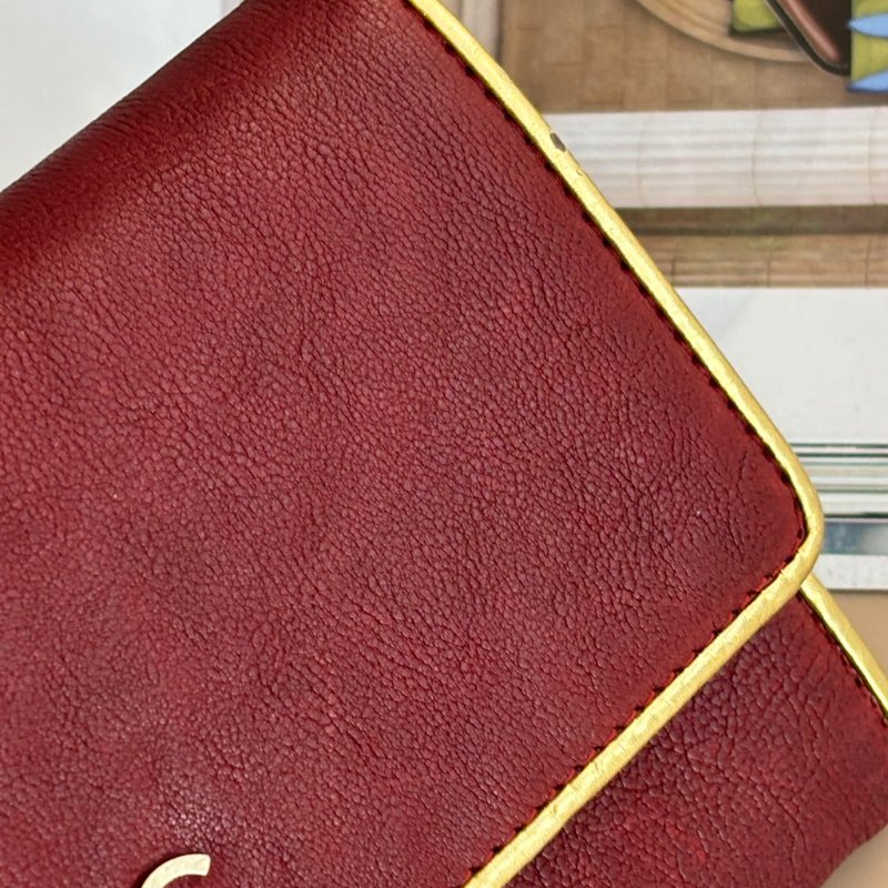 收藏品等級 ::CHANEL:: 香奈兒 勃根地紅搭金邊絕美錢包 短中夾 功能夾-14