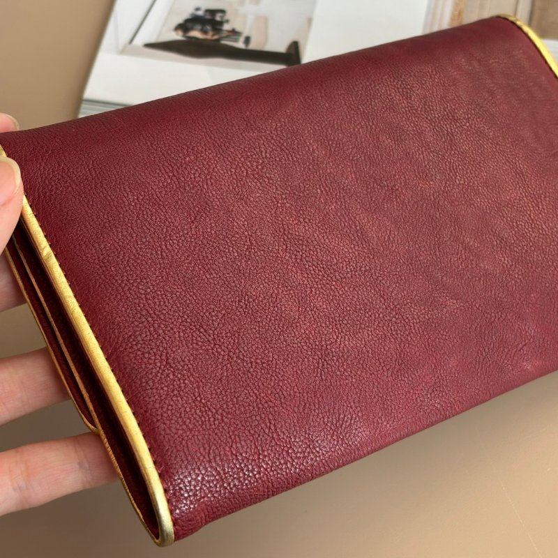 收藏品等級 ::CHANEL:: 香奈兒 勃根地紅搭金邊絕美錢包 短中夾 功能夾-18