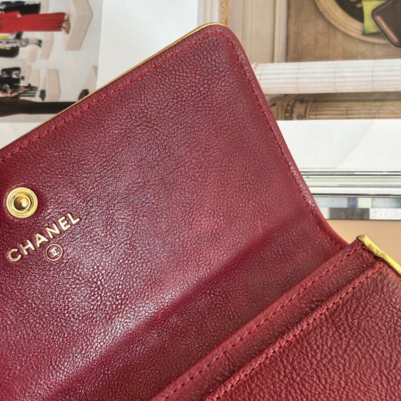 收藏品等級 ::CHANEL:: 香奈兒 勃根地紅搭金邊絕美錢包 短中夾 功能夾-20