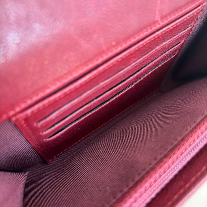 收藏品等級 ::CHANEL:: 香奈兒 勃根地紅搭金邊絕美錢包 短中夾 功能夾-25