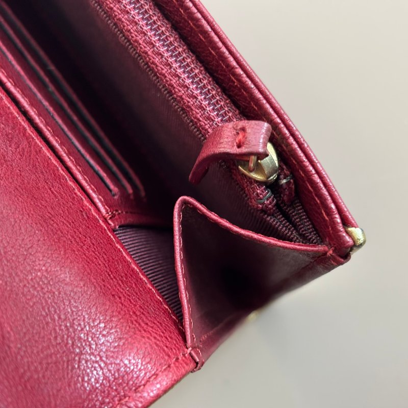 收藏品等級 ::CHANEL:: 香奈兒 勃根地紅搭金邊絕美錢包 短中夾 功能夾-27