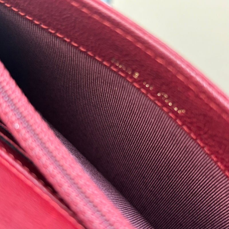 收藏品等級 ::CHANEL:: 香奈兒 勃根地紅搭金邊絕美錢包 短中夾 功能夾-28