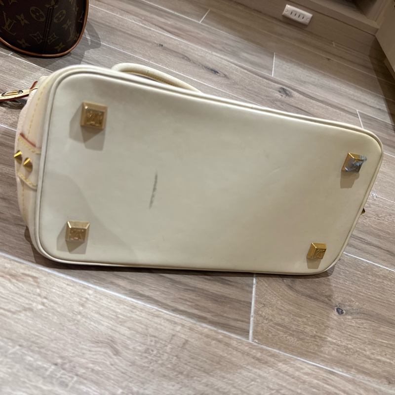 (降價)LV米白色手提包 白牛皮金釦手提包-7