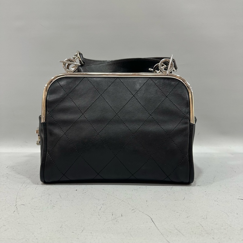 Chanel 黑皮金釦雙c手提包-2