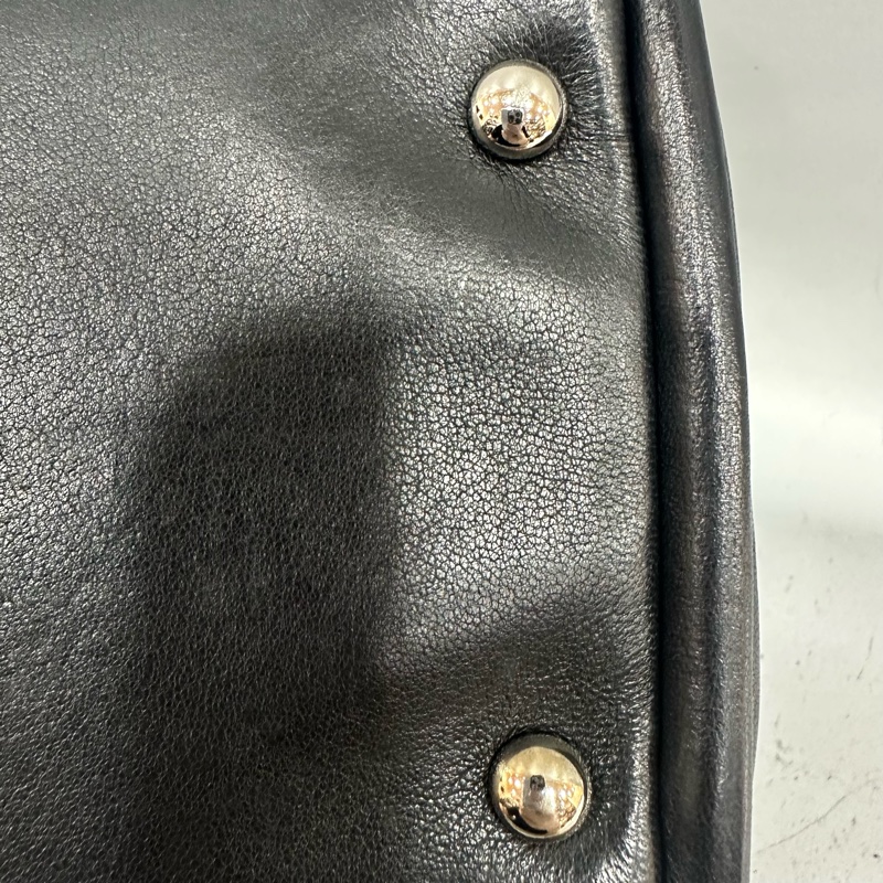 Chanel 黑皮金釦雙c手提包-11