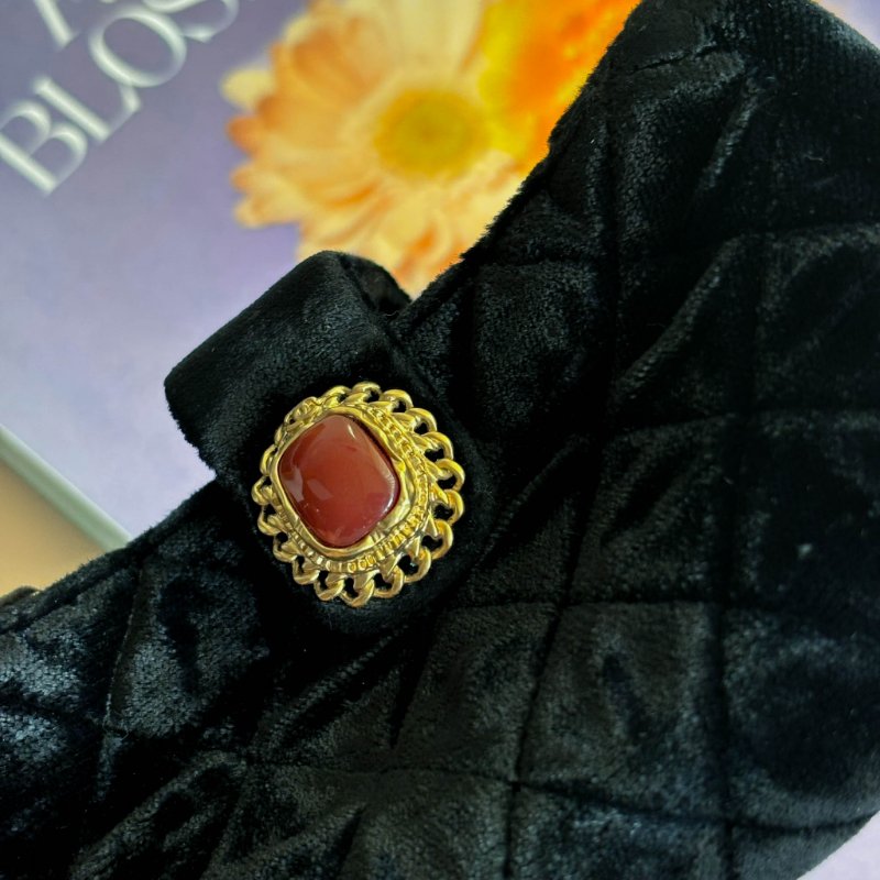 老香奶奶收藏品等級 ::CHANEL:: 香奈兒 天鵝絨內裏帆布紅寶石釦式雙層小功能包 錢包-9