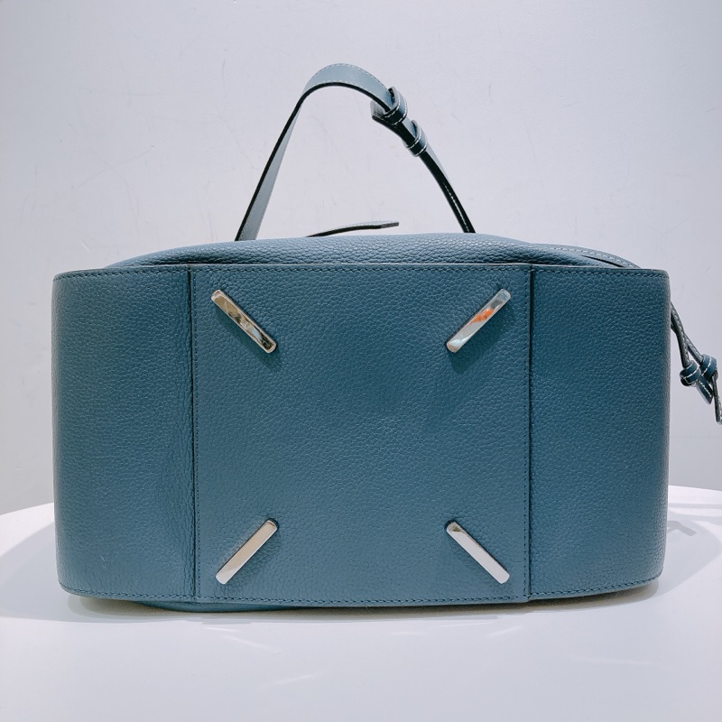 TW4413 Loewe 羅意威 中號吊床包 Hammock Bag Medium-4