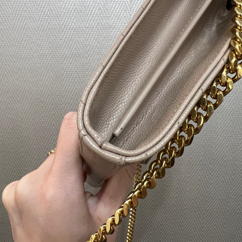 YSL 奶茶色荔枝牛皮金釦10卡斜背WOC鍊包-5