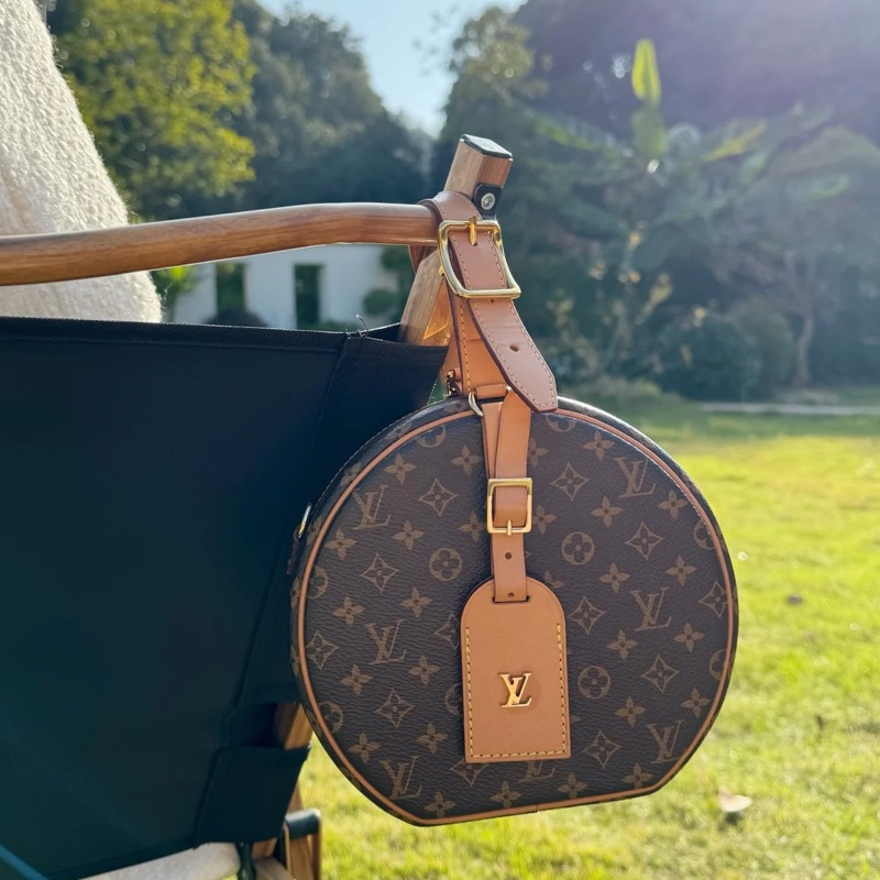 Louis Vuitton 硬殼圓餅包-0