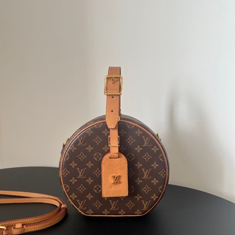 Louis Vuitton 硬殼圓餅包-1
