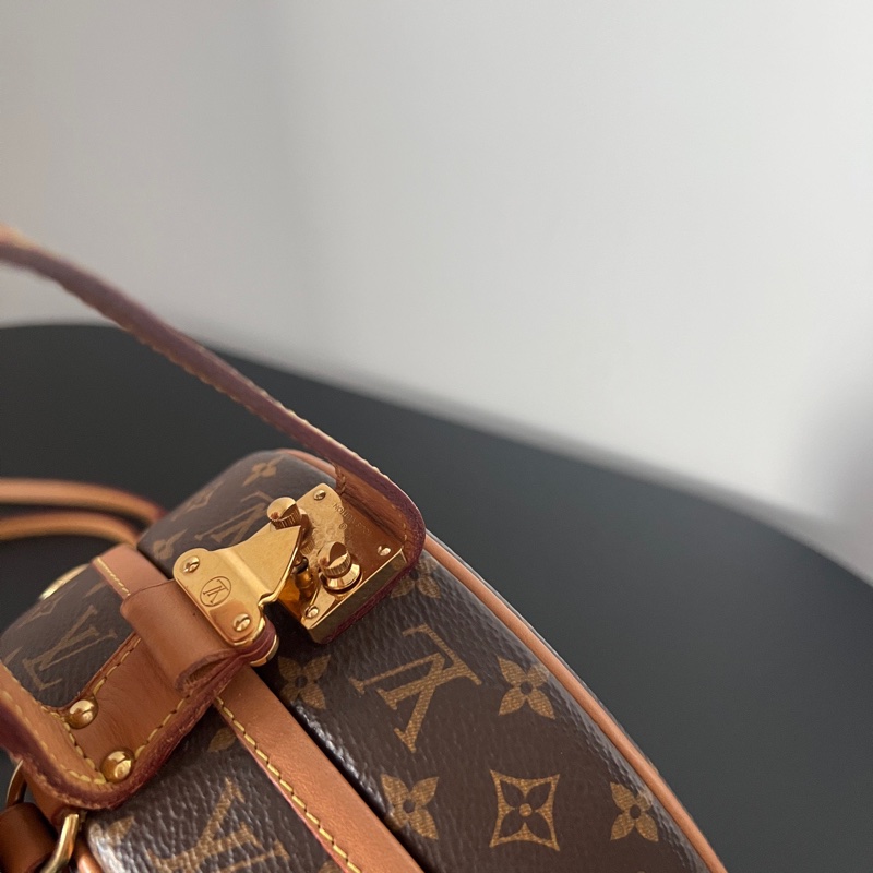 Louis Vuitton 硬殼圓餅包-7